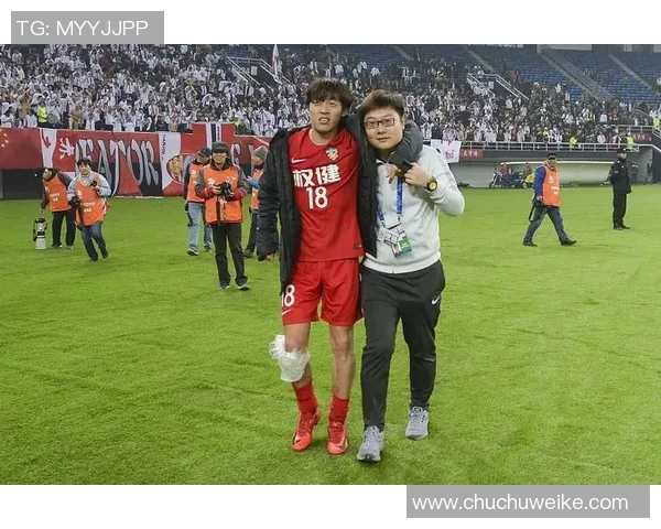 从平凡到辉煌男人如何逆袭成为足球明星的励志故事 从平凡到辉煌男人如何逆袭成为足球明星的励志故事